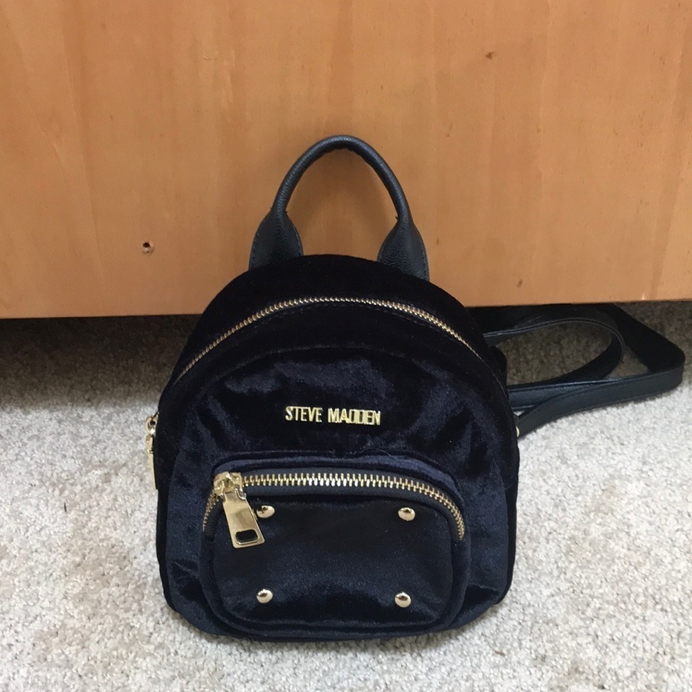 STEVE MADDEN small luxury velvet backpack